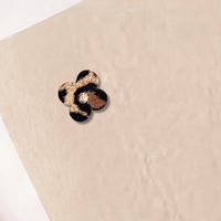 Image 1 of Joia - pin’s fleur - Léo 