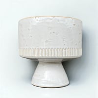 Image 2 of Bol sur pied en céramique blanche vintage design scandinave moderniste 1960 - Cache-pot