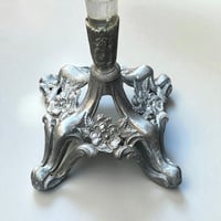 Image 9 of Vase cornet à tulipe Art Nouveau en verre et métal étain motif floral - vase ancien