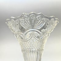 Image 4 of Vase cornet à tulipe Art Nouveau en verre et métal étain motif floral - vase ancien