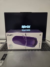 Image 4 of Speaker 7