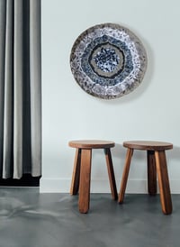 Image 2 of Large Gray Paper Mâché Wall Plate – Black Flower Decoupage