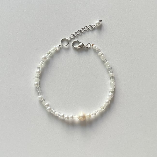 mini pearl bracelet