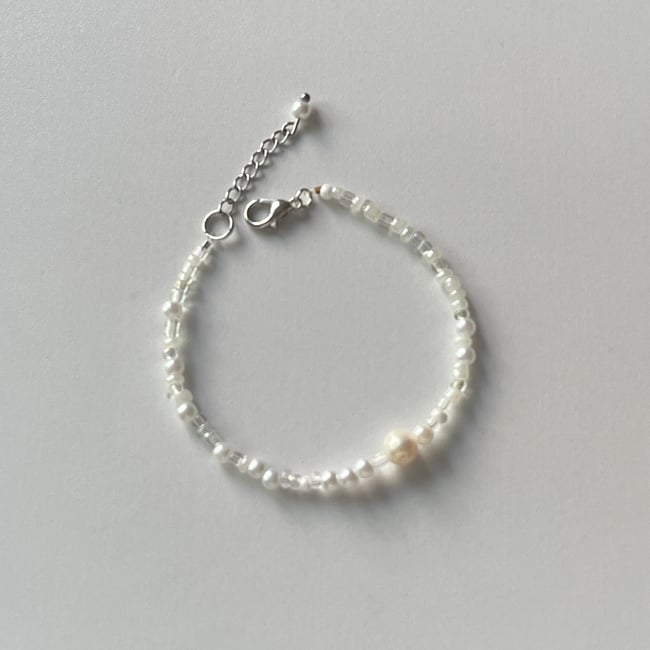 mini pearl bracelet