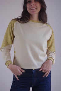 Image 3 of SOLINE --- Pull asymétrique à volant