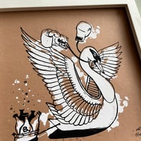 Image 2 of Box Schwan