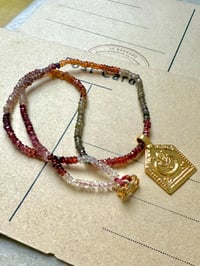 Image 2 of Collier tulsi moon spinelles 