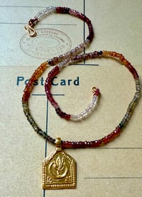 Image 4 of Collier tulsi moon spinelles 