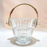Image 1 of Seau à glaçons en verre rétro et anses dorées - seau à glace vintage 1960