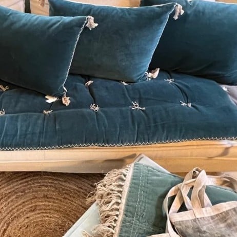 Image of -50% Coussin Mattéo Velours & Lin Bleu pétrole 40 / 60cm  à 27€ au lieu de 54€