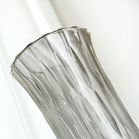 Image 6 of Grand vase Art Déco vintage en verre moulé motif losanges allongés – Années 30 - 40