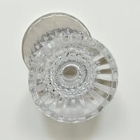 Image 4 of Vase sur pied vintage en cristal d'Arques motif pointes de diamant – Années 60 - 70