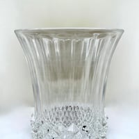 Image 5 of Vase sur pied vintage en cristal d'Arques motif pointes de diamant – Années 60 - 70