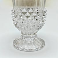 Image 7 of Vase sur pied vintage en cristal d'Arques motif pointes de diamant – Années 60 - 70