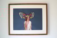 Image 2 of Anne - la femme papillon - en Exposition à Galerie Louie