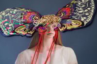 Image 4 of Anne - la femme papillon - en Exposition à Galerie Louie