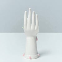 Image 4 of Vase baguier en porcelaine vintage en forme de main – soliflore porte-bijoux – années 70