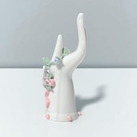 Image 5 of Vase baguier en porcelaine vintage en forme de main – soliflore porte-bijoux – années 70