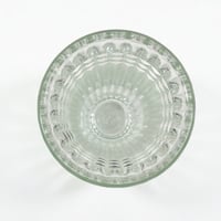 Image 5 of Vase Art Déco vintage sur pied en verre moulé motif pointes de diamant – Années 30 - 40