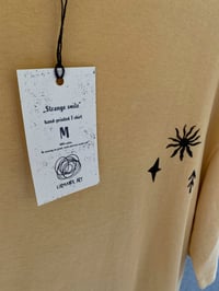 Image 4 of Strange smile - Kézzel duplán nyomott póló / Handprinted / Oversized