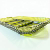 Image 7 of Plateau ancien en verre vert à compartiments – Indiana Glass Company (USA), 1960 ✨