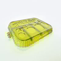 Image 9 of Plateau ancien en verre vert à compartiments – Indiana Glass Company (USA), 1960 ✨