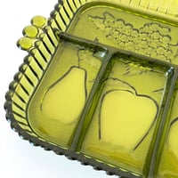 Image 4 of Plateau ancien en verre vert à compartiments – Indiana Glass Company (USA), 1960 ✨