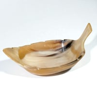 Image 1 of Coupelle feuille en corne de buffle – Fait main, vintage années 70/80 – vide-poche