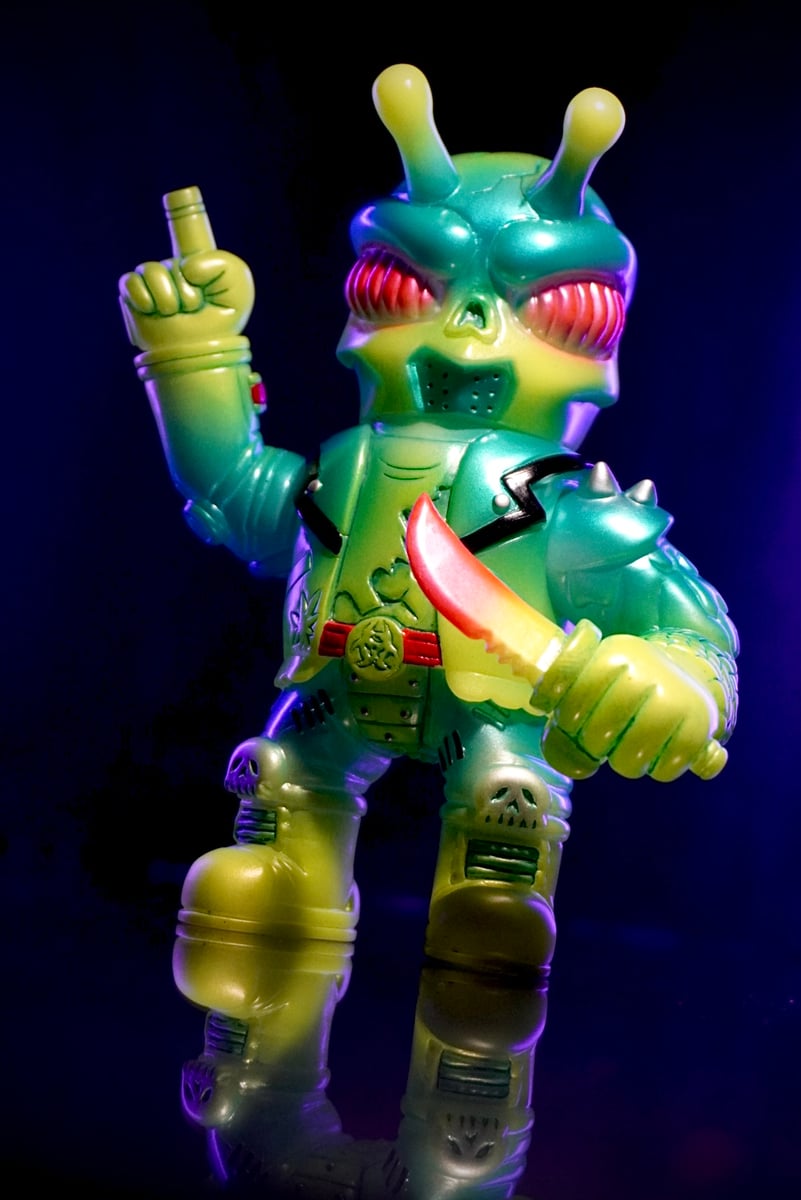 Figurine Sofubi Toxic Rider - Bad Omen Toys Par Miscreation