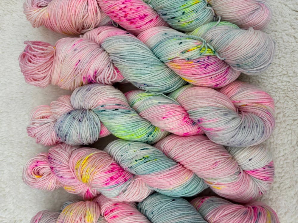 Image of Unicorns v Mermaids