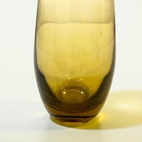 Image 7 of Grand vase soliflore IKEA – Design Lotta Pettersson – Verre soufflé jaune fumé (années 2000)