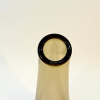 Image 6 of Grand vase soliflore IKEA – Design Lotta Pettersson – Verre soufflé jaune fumé (années 2000)