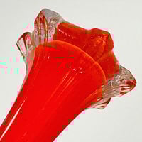 Image 6 of Vase soliflore vintage des années 70s en verre double transparent et orange