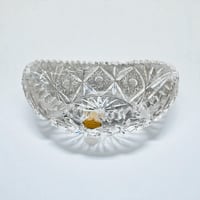 Image 1 of Saladier ovale ancien en cristal taillé  - Coupe à fruits vintage - Cristal de Lorraine 1960