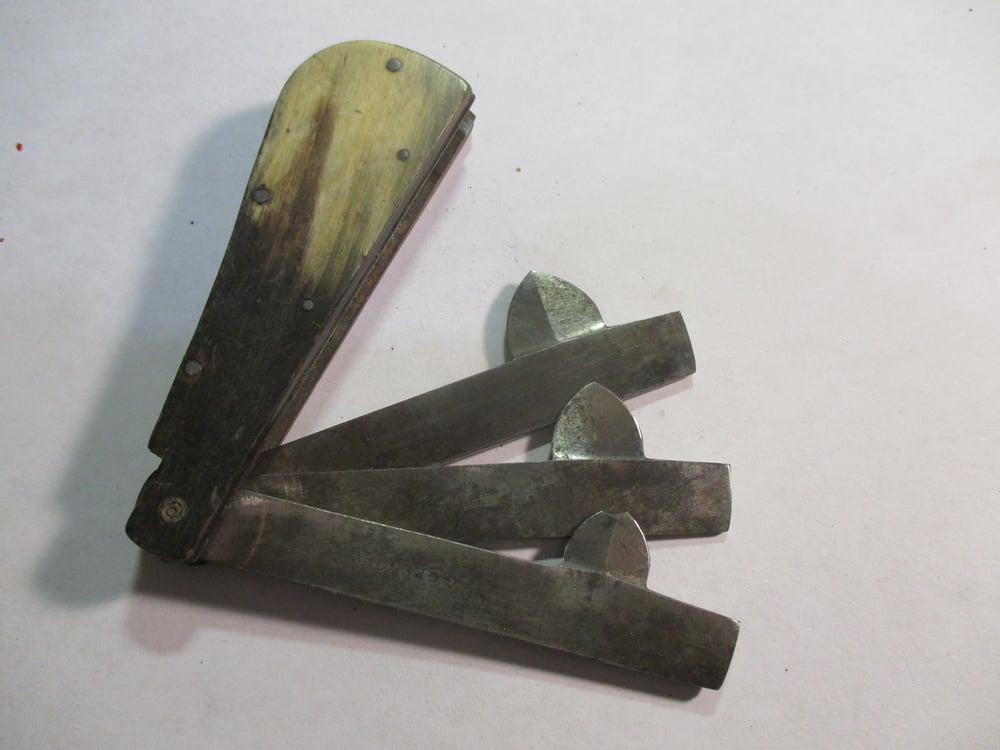 #192-CIVIL WAR SALE: MEDICAL BLEEDING FLEAM, AN IMPORTANT INSTRUMENT FOR THE FIELD SURGEON