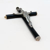 Image 5 of Crucifix antique Jésus Christ  Napoléon III – Bois noirci et Christ en métal -  XIXe.