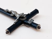 Image 6 of Crucifix antique Jésus Christ  Napoléon III en bois noirci et Christ en métal - fin XIXe.