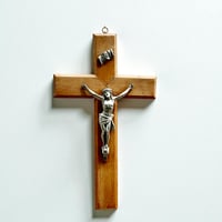Image 1 of Grand Crucifix Antique - Jésus Christ sur la Croix - Métal Argenté & Bois Clair - 37 cm