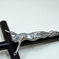 Image 4 of Crucifix antique Jésus Christ / Napoléon III en bois noirci et Christ en métal - fin XIXe.