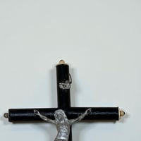 Image 7 of Crucifix antique Jésus Christ / Napoléon III en bois noirci et Christ en métal - fin XIXe.