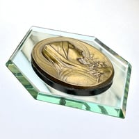 Image 2 of Cadre ancien en verre miroir avec médaillon bronze Vierge Marie signé Ruffony 1930