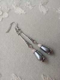 Image 5 of 1920s Art Deco Pearl Teardrop Earrings, Silver Grey