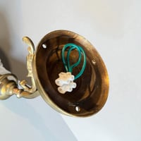 Image 10 of Applique ancienne de style Louis XVI en bronze et globe tulipe en verre translucide drapé