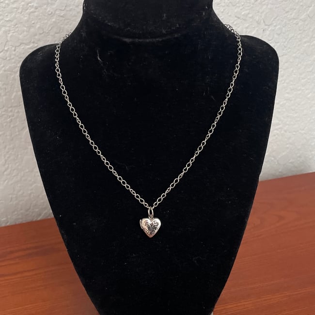 basic locket necklace