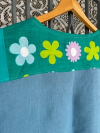 Image 4 of Splice-T Top. Petals sz12