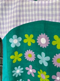 Image 2 of Splice-T Top. Petals sz12