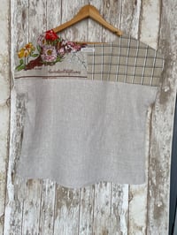 Image 3 of Splice-T Top. Waratah sz16