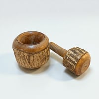 Image 3 of Ancien casse-noix rustique à vis en bois vintage des années 50 - 60 - 