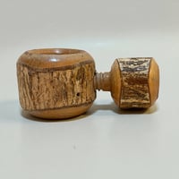 Image 4 of Ancien casse-noix rustique à vis en bois vintage des années 50 - 60 - 