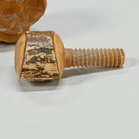 Image 5 of Ancien casse-noix rustique à vis en bois vintage des années 50 - 60 - 